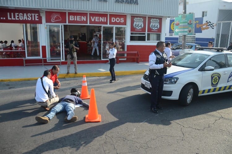 Arrollan a motociclista repartidor en Jardines de Virginia, en Boca del Río