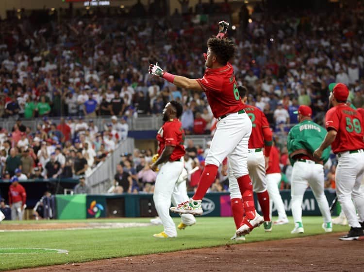 México da la vuelta a Puerto Rico y avanza a semifinales del Clásico