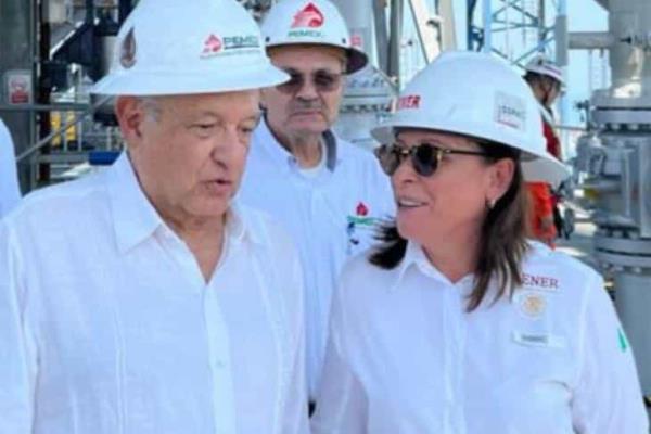 Aterrizó AMLO en refinería de Minatitlán; se reúne con Octavio Romero y Rocío Nahle (+Video)