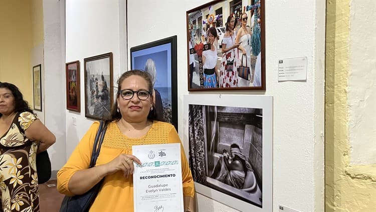 Damas artistas exponen ‘La mano de la mujer en el arte’