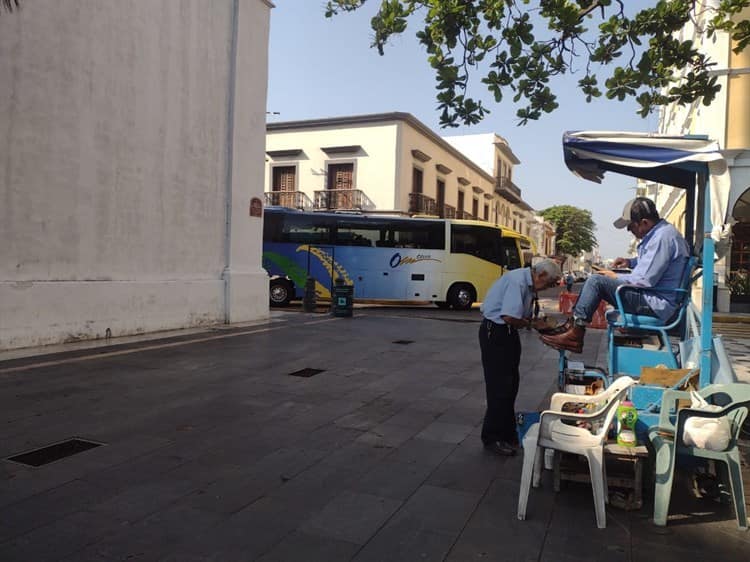 Turistas disfrutan del centro histórico de Veracruz previo a evento de norte