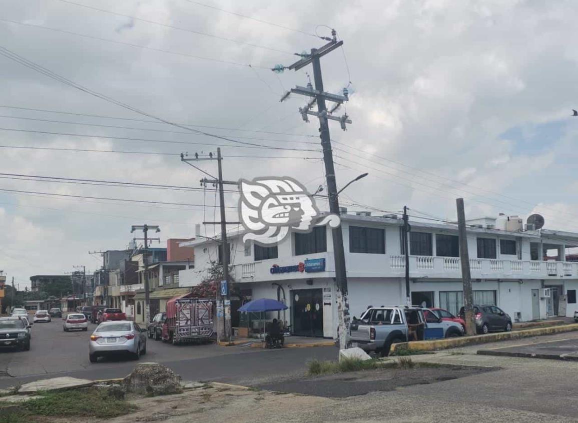 Suspenden servicios todos los bancos por mini puente