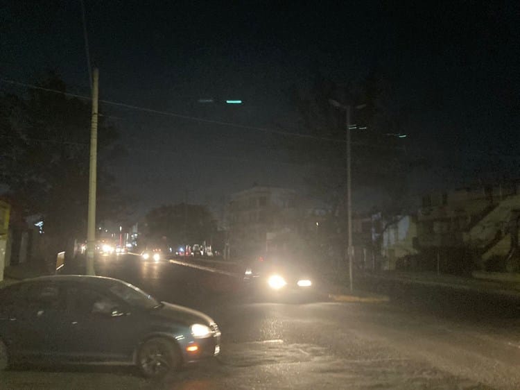 Reportan apagones y cortes de energía eléctrica por el norte en Veracruz