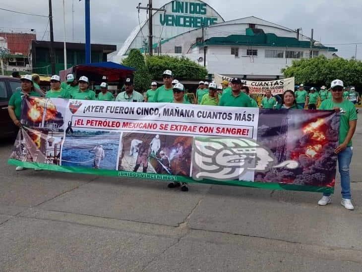 Protestan petroleros por inseguridad en Pemex