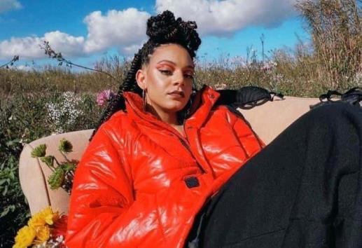 La Gabi pisa fuerte en el género urbano con Outfit