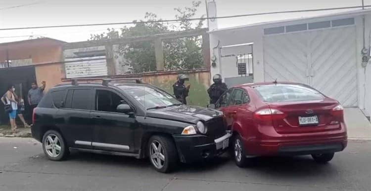 Cuatro detenidos tras choque en la colonia Benito Juárez Sur