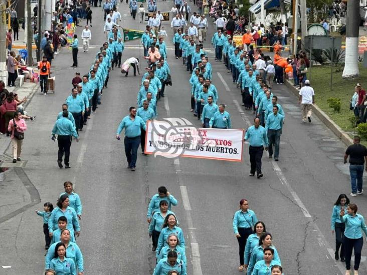 En luto y con reclamos se realiza desfile por Expropiación Petrolera en Poza Rica
