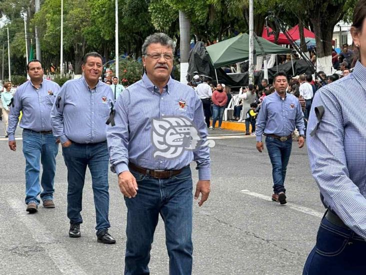 En luto y con reclamos se realiza desfile por Expropiación Petrolera en Poza Rica