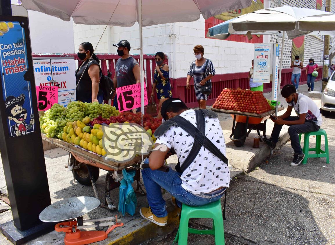 Se van con todo y sus frutas; Comercio retira a carretilleros