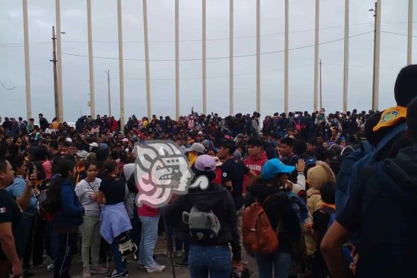 Jóvenes adventistas comparten mensaje de paz en Coatzacoalcos