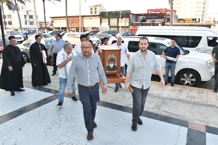 Club Libanés de Veracruz recibe las reliquias de San Chárbel