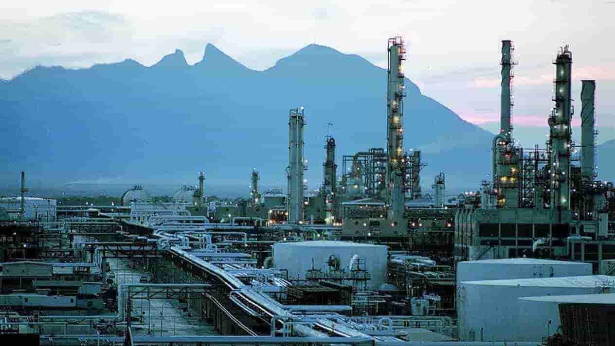 Desfogue controlado; Pemex aclara incidente en Refinería de Cadereyta