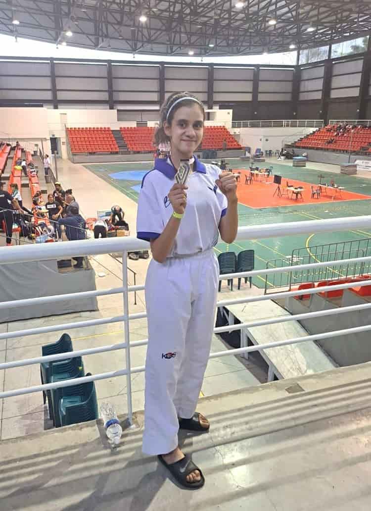 Brilla Regina Méndez en Estatal de taekwondo