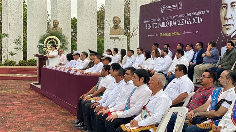 Conmemoran aniversario del Natalicio de Benito Juárez (+Video)