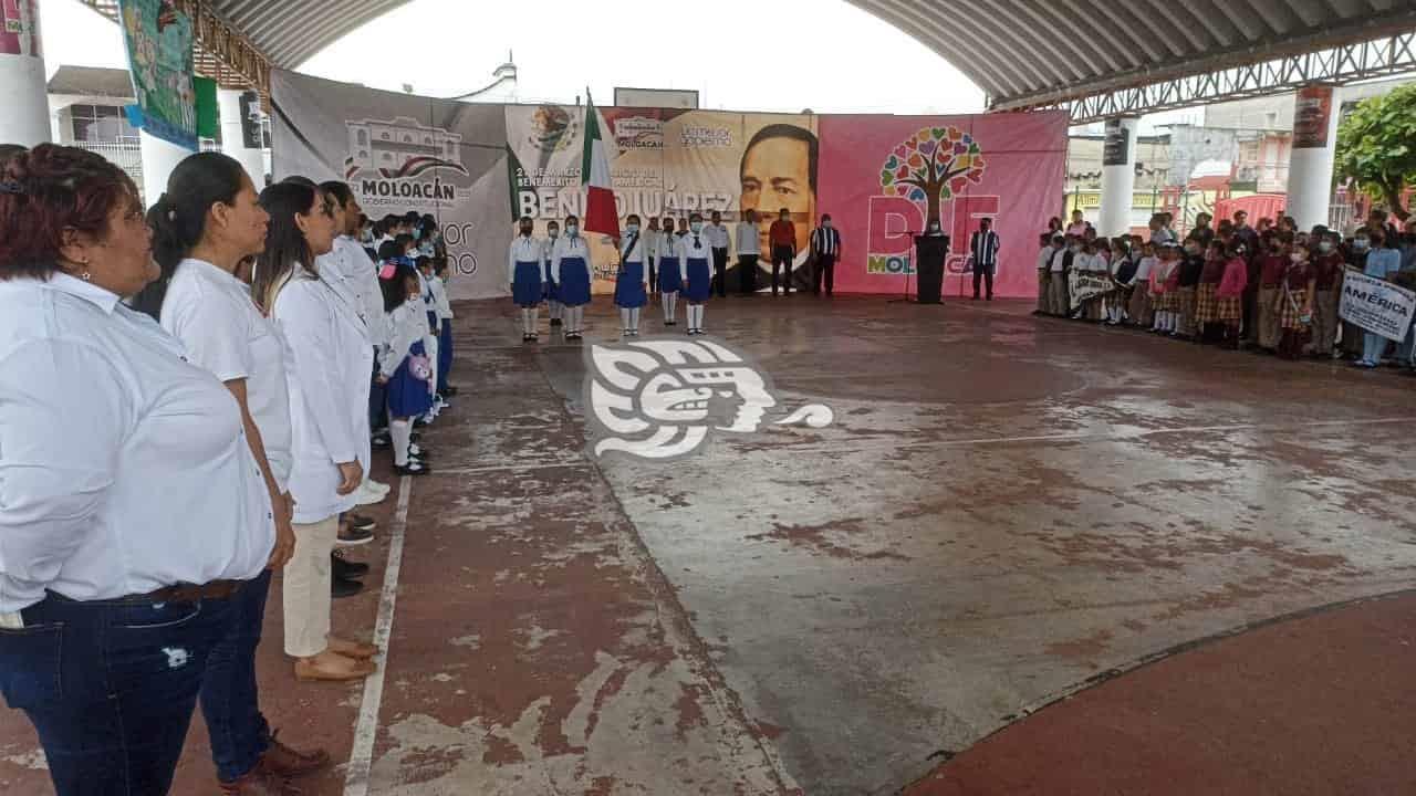 Conmemoran el Natalicio de Benito Juárez en Moloacán(+Video)