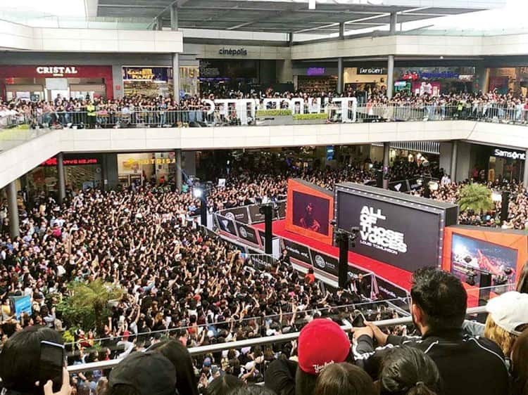 ¡Fue una locura! Louis Tomlinson llega a México y las fans enloquecen (+Vídeo)