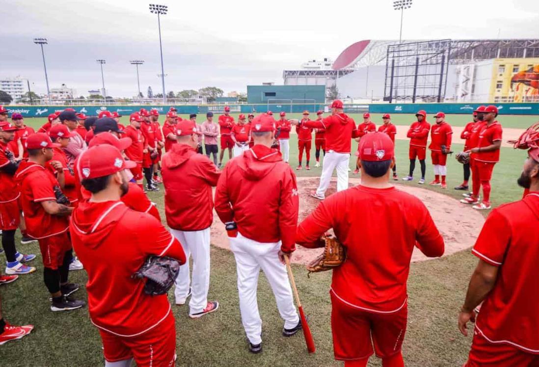 Conocimientos de Esteban Loaiza fortalecerán pitcheo del Águila