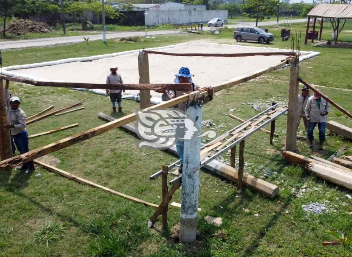 Rehabilitan la playita de Nanchital para temporada vacacional de Semana Santa