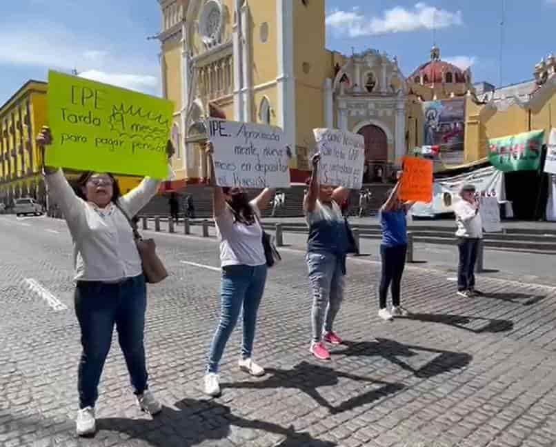 Exigen a SEV y al IPE agilizar pagos de prestaciones y jubilaciones