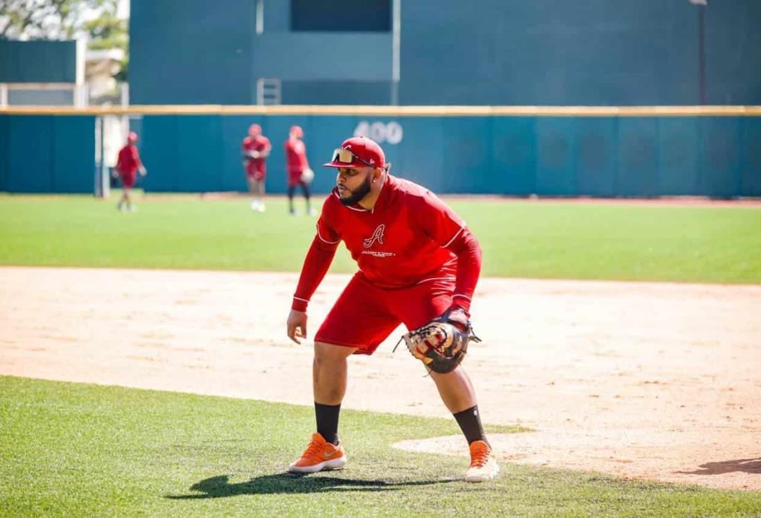 Refuerzo dominicano Edwin Espinal reporta a pretemporada águila