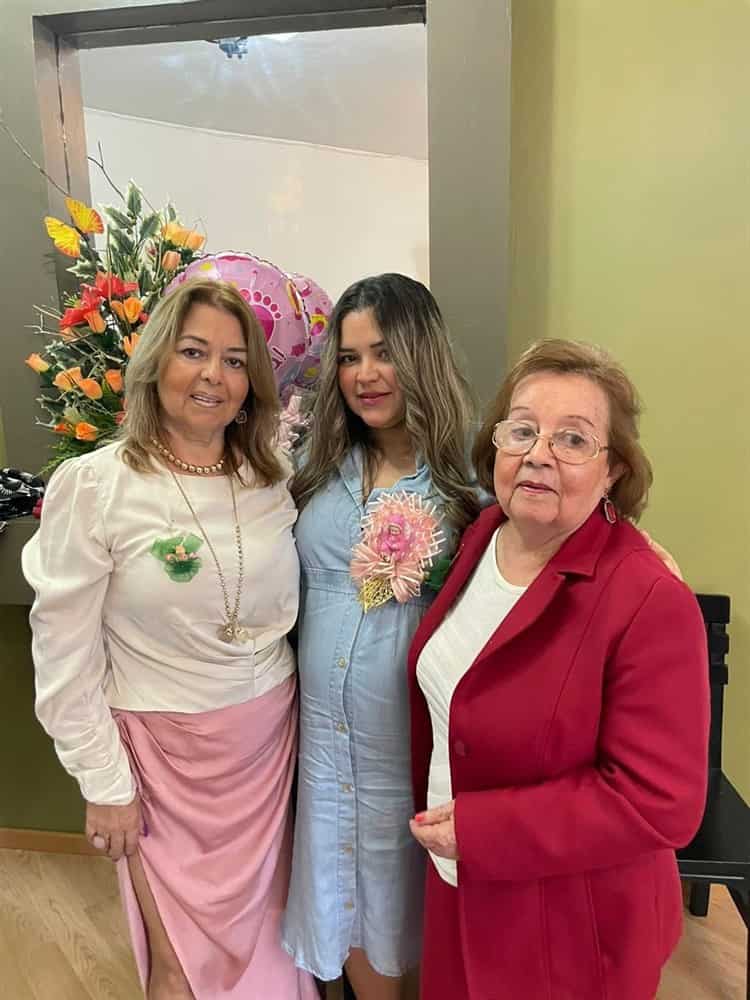 Marianne Piney disfruta hermoso baby shower