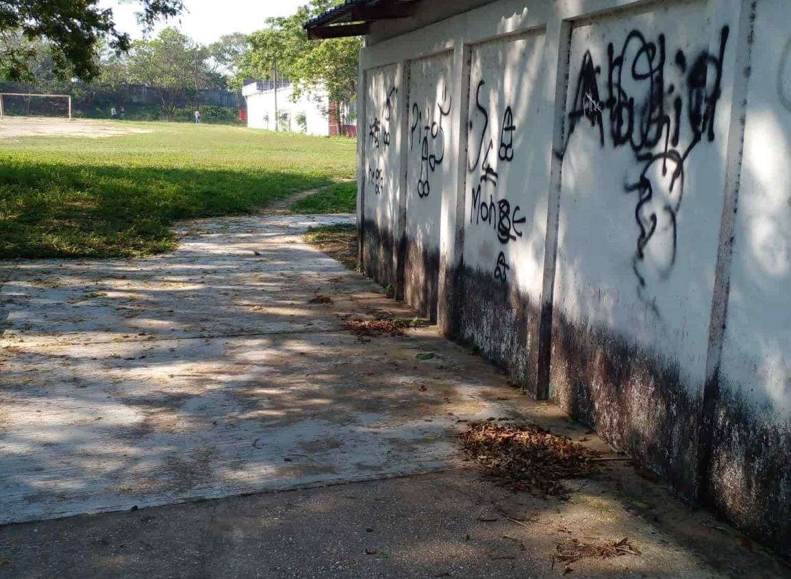 Temen que usen campo deportivo para ampliar Panteón en Coatzacoalcos