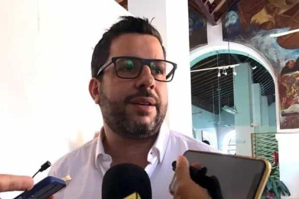 Pregúntenle a él, responde regidor sobre denuncias de acoso a Sebastián C