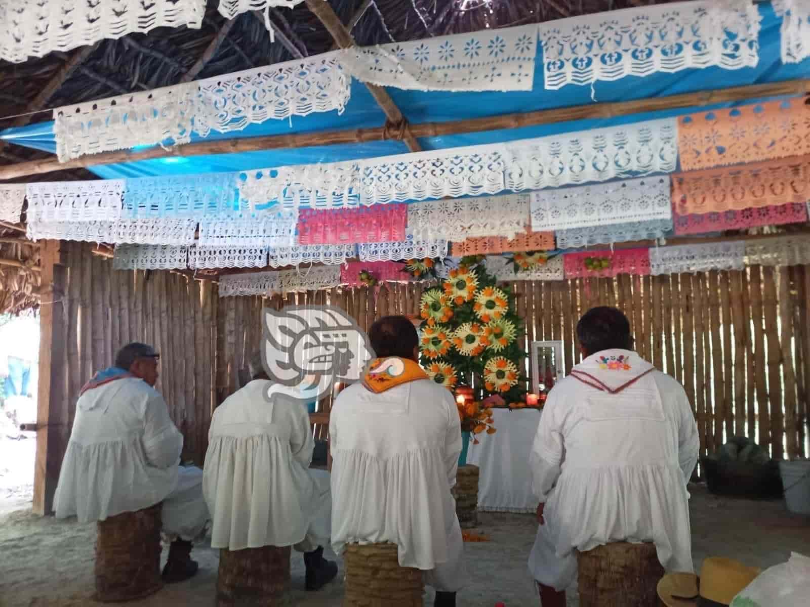 Consejo de ancianos totonacas acusa presuntos malos tratos durante la Cumbre Tajín