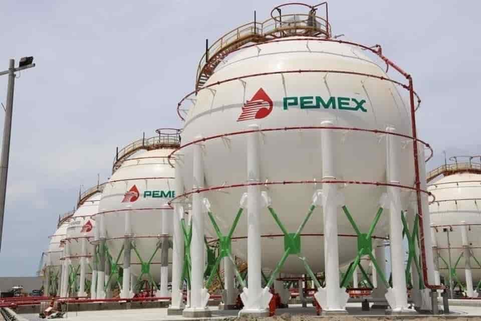 Pemex rebasa meta de 1.8 millones de barriles diarios durante febrero de 2023