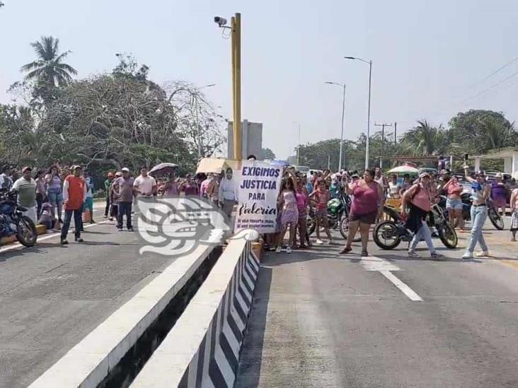 Exigen se esclarezca el feminicidio de Valeria; no levantarán bloqueo hasta hablar con el gobernador