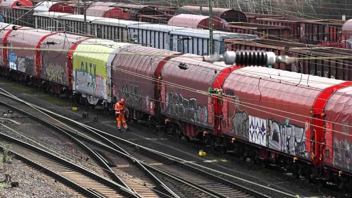 Huelga paraliza trenes y vuelos en Alemania; exigen mejores salarios