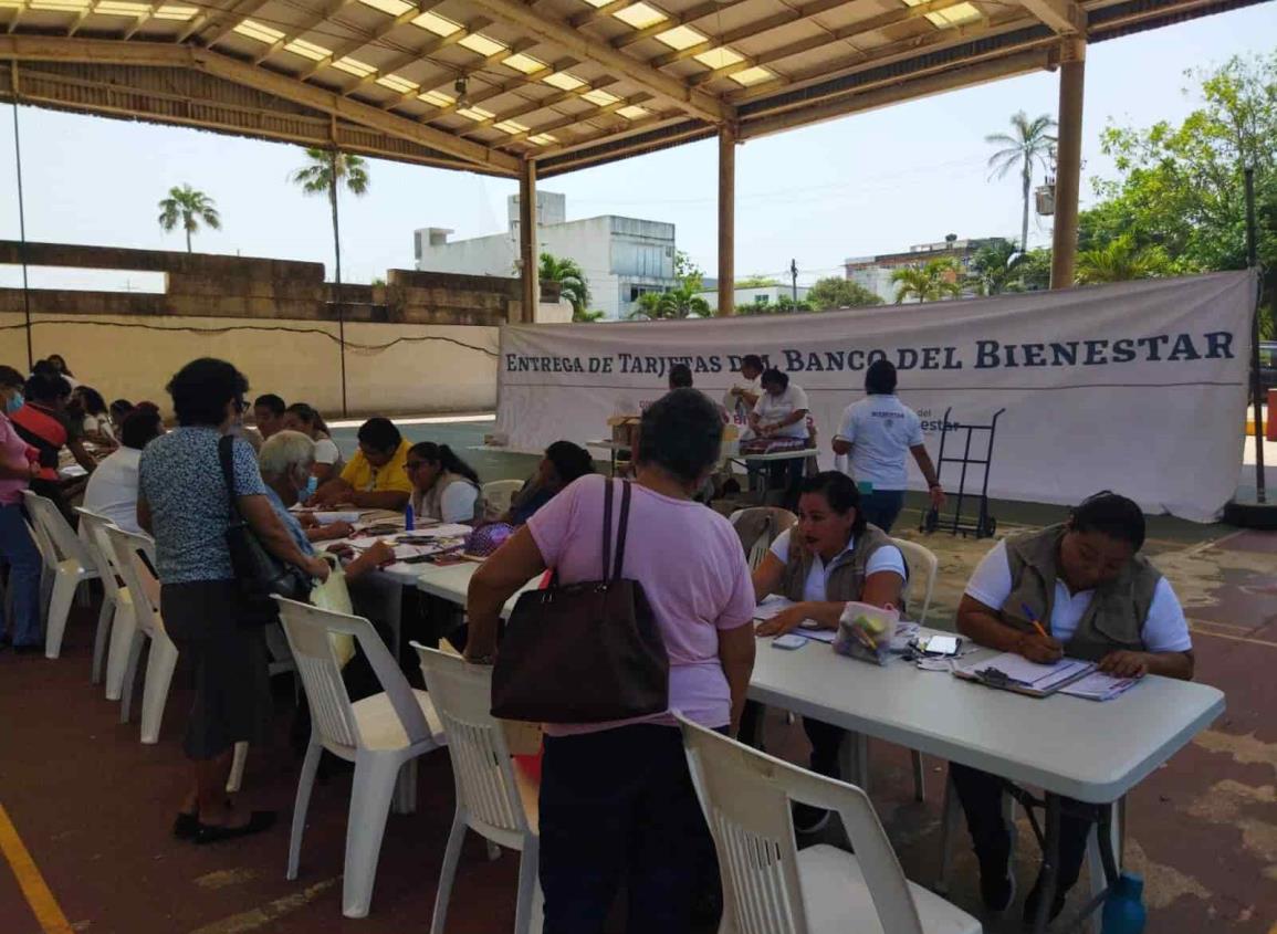 Abuelitos que reciban su pensión en BBVA pondrán canjearla por su tarjeta de Bienestar