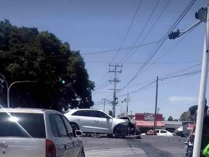 Se accidenta José Juan Macías, delantero de las Chivas