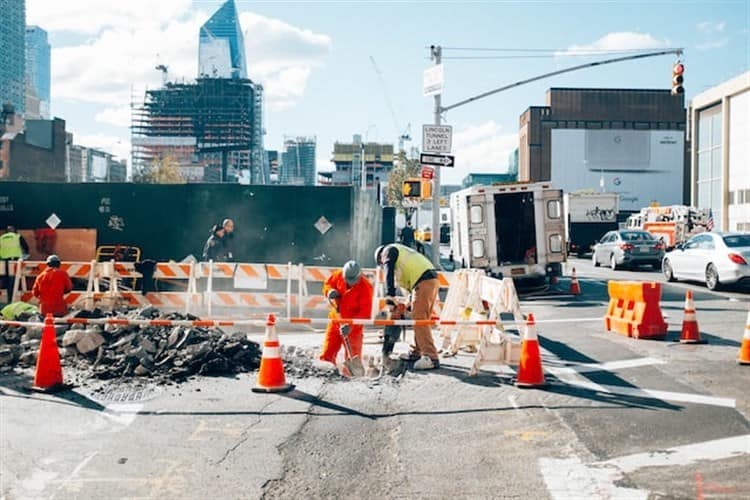 Tipos de maquinaria necesaria para construir con éxito