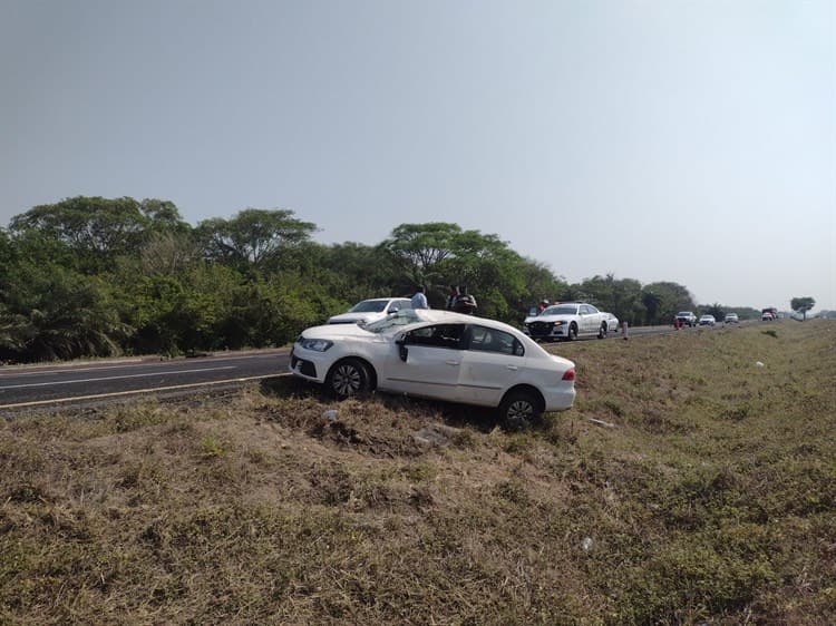 Conductora se sale de la carretera cerca de la Cabeza Olmeca, en Veracruz(+Video)