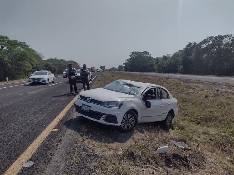 Conductora se sale de la carretera cerca de la Cabeza Olmeca, en Veracruz(+Video)