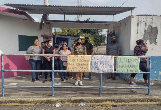 Toman jardín de niños en Veracruz por falta de personal de limpieza (+Video)