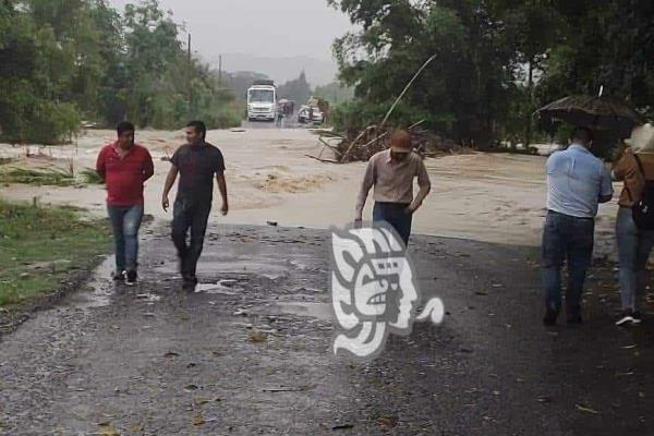 Quedan incomunicadas comunidades en Misantla y Martínez por crecida de arroyo (+Video)