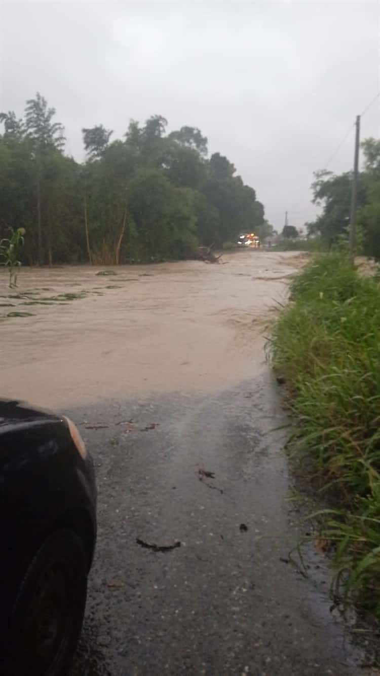 Por crecida de arroyo, quedan incomunicadas comunidades en la zona norte de Veracruz