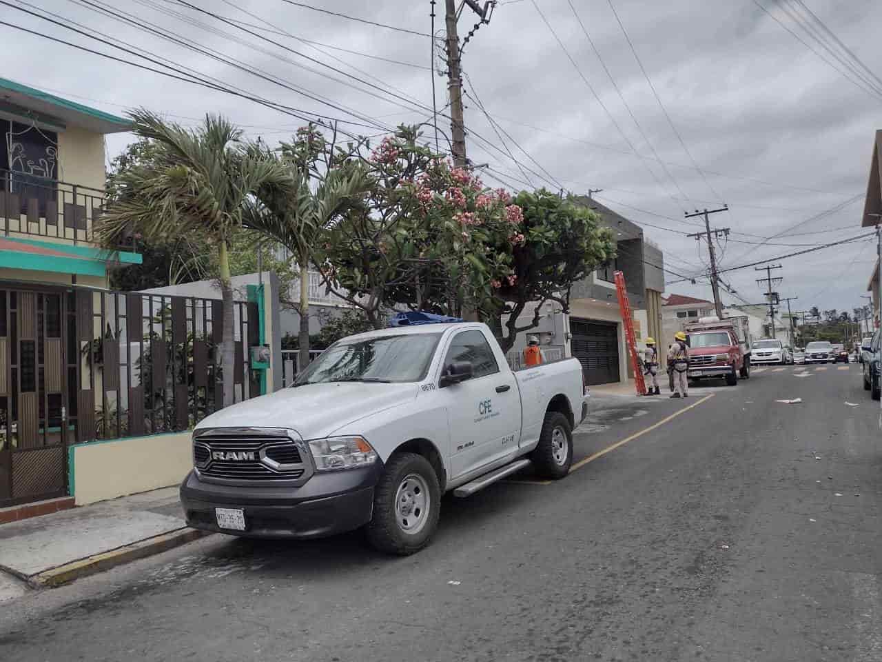 Se quedan sin luz en el fraccionamiento Reforma, en Veracruz