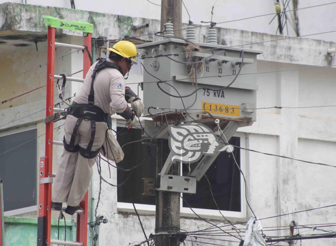 Siguen las afectaciones por Norte en Boca del Río, varias colonias se quedaron sin luz