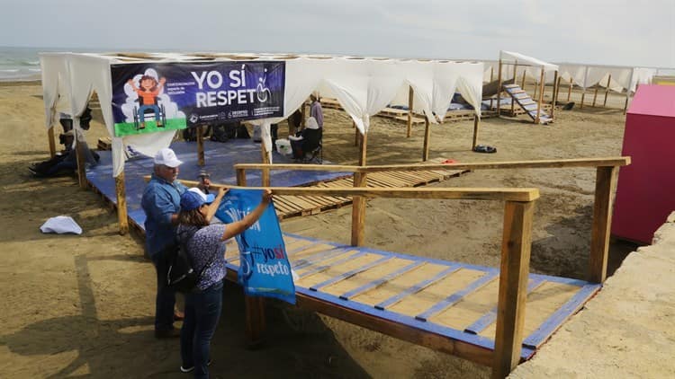 ¡Ya esperan a visitantes!; ultiman detalles en zona familiar de playa