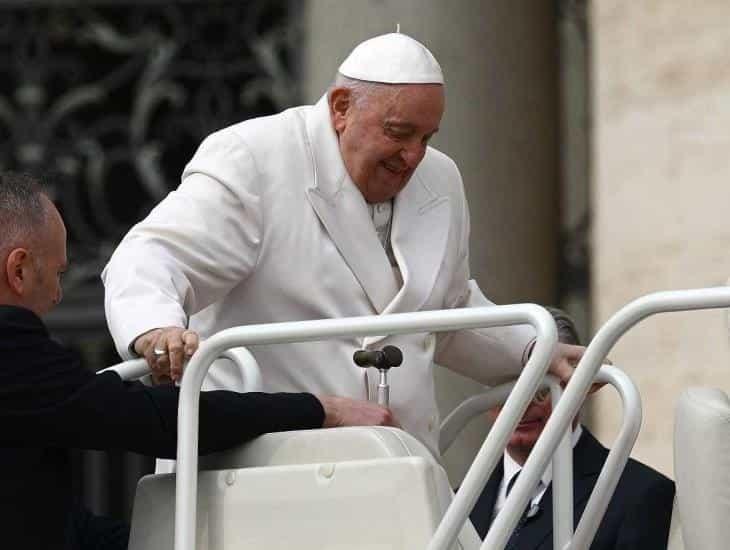 Salud del Papa Francisco mejora tras ser hospitalizado