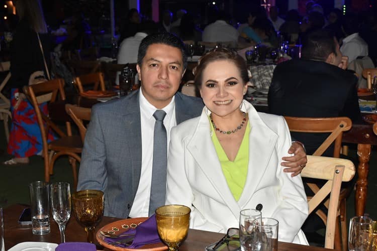 Martha Márquez Hernández y Vicente Romero Reyes contraen matrimonio