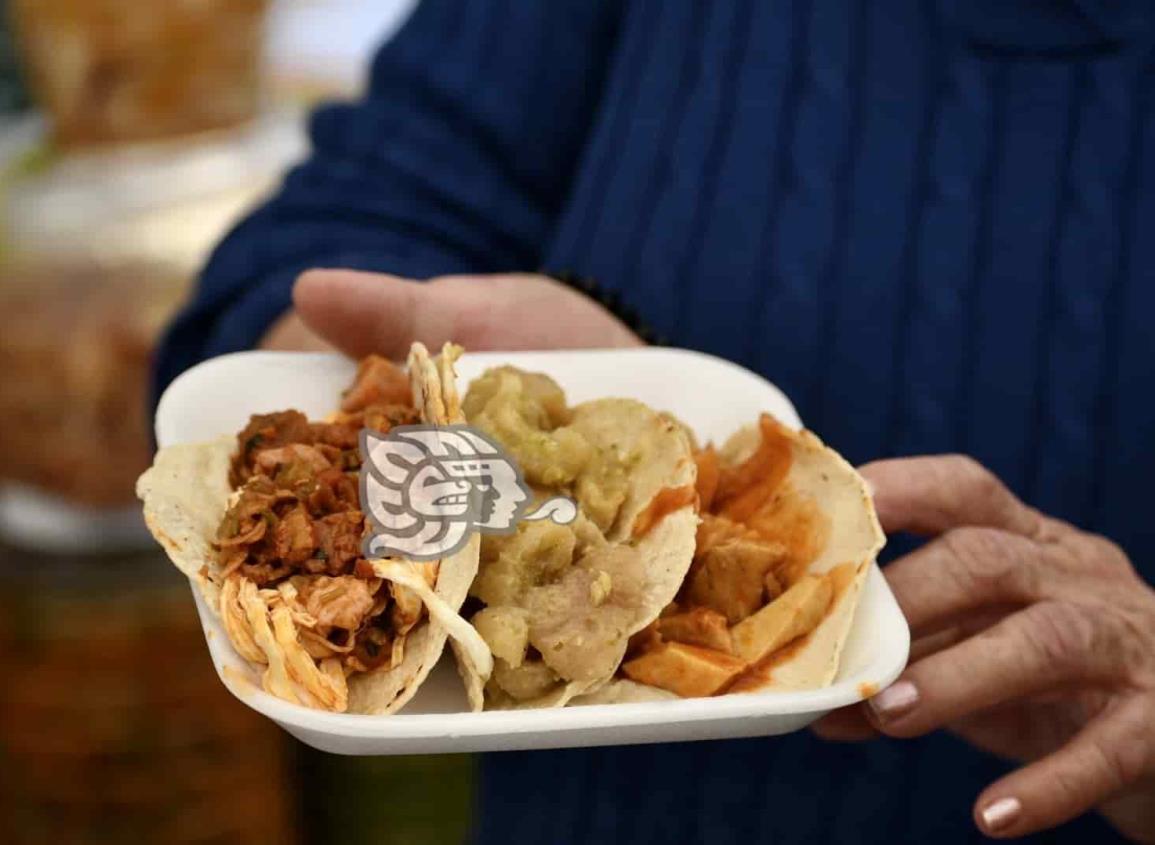 ¿Un taquito? Xalapeños festejan el Día del Taco en Plaza San José (+Video)