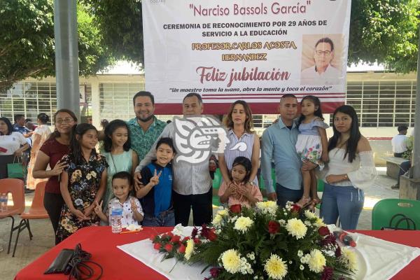 Emotivo homenaje para fundador del COBAEV 31 de Sayula (+Video)