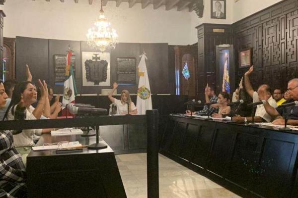 Se reparten en Cabildo de Veracruz comisiones del regidor Sebastián Cano