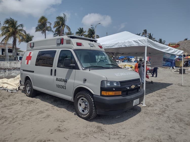 Turistas abarrotan playa Villa del Mar en Veracruz (+Video)