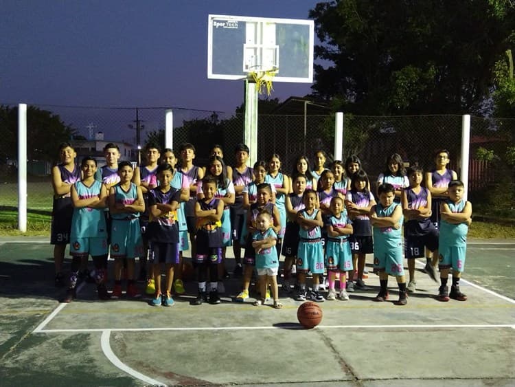 Guacamayos representa a Nanchital en el mundialito de basquetbol