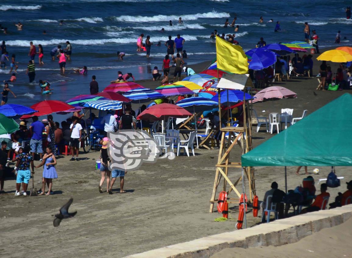 ¡Sol, playa y arena! Porteños y visitantes disfrutan las vacaciones